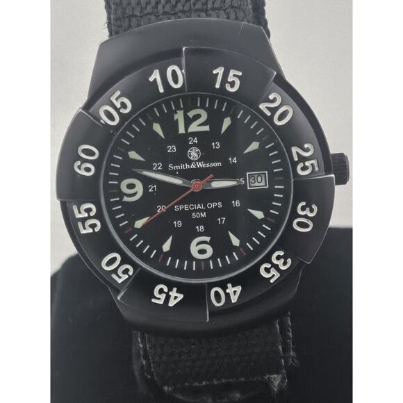 Smith & Wesson Special Ops Mens Quartz Watch New Battery Nylon Band Running - Picture 1 of 13